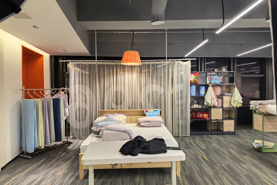 六十知棉展厅床品陈列区